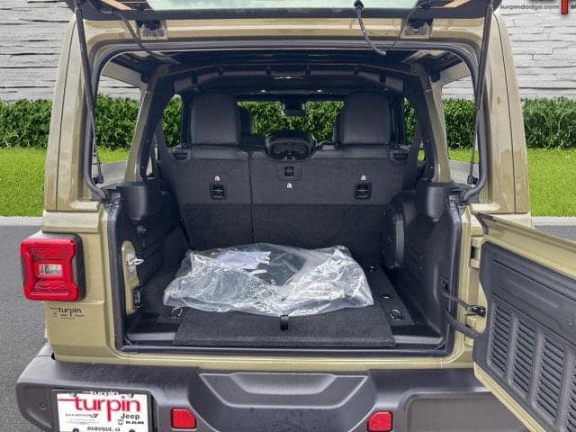 2026 JEEP Wrangler Sahara - Thumbnail 23