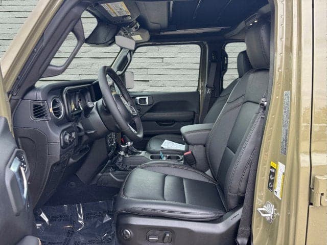 2026 JEEP Wrangler Sahara - Thumbnail 9