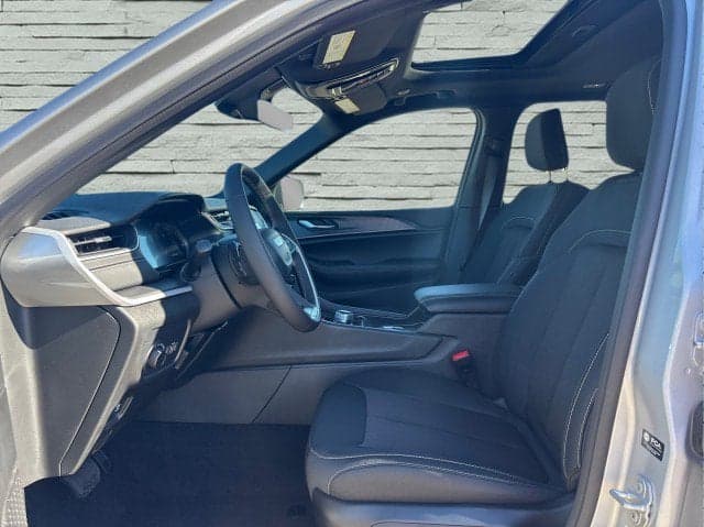 2025 JEEP Grand Cherokee - Thumbnail 11