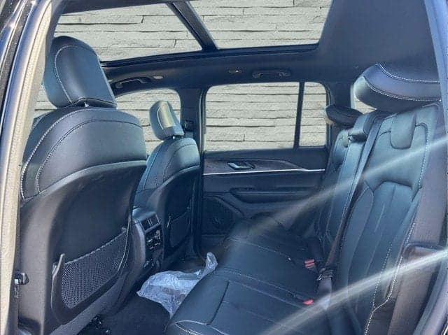 2025 JEEP Grand Cherokee - Thumbnail 18