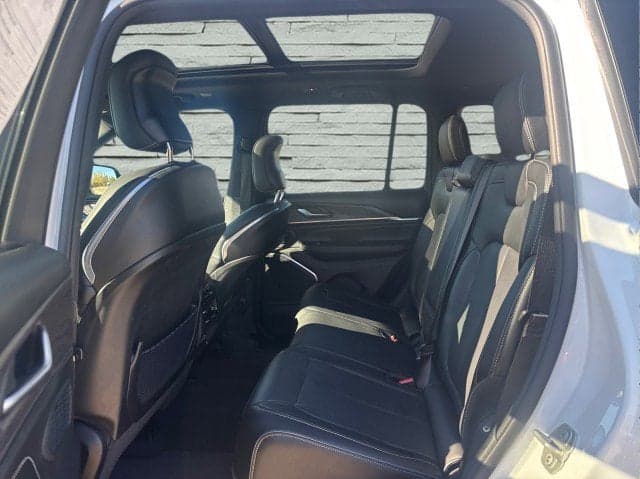 2023 JEEP Grand Cherokee - Thumbnail 23