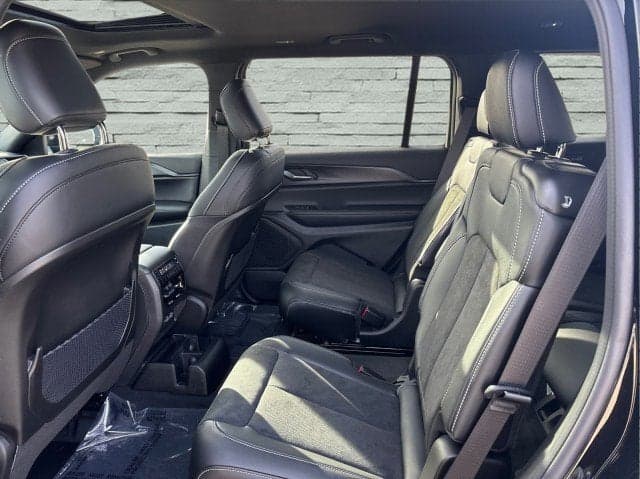 2025 JEEP Grand Cherokee L - Thumbnail 17