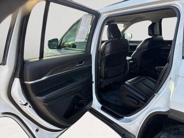 2023 JEEP Grand Cherokee L - Thumbnail 19