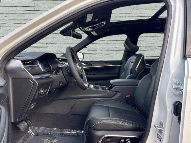 2025 JEEP Grand Cherokee L - Thumbnail 10