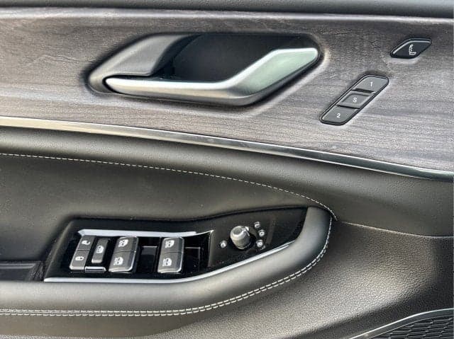 2025 JEEP Grand Cherokee L - Thumbnail 9