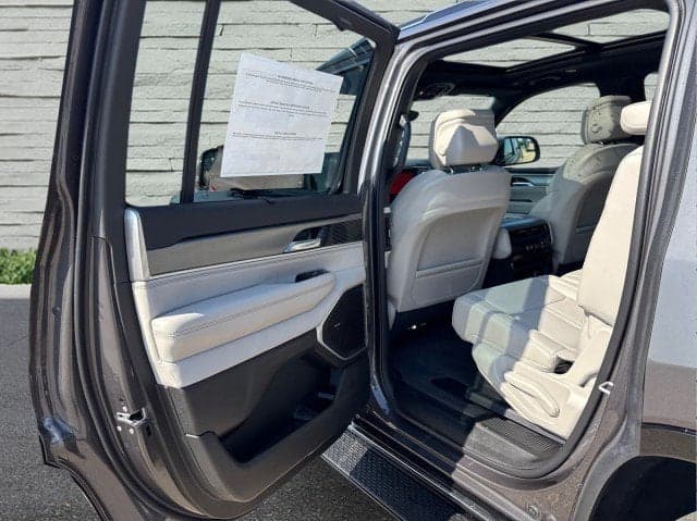 2025 JEEP Wagoneer - Thumbnail 21