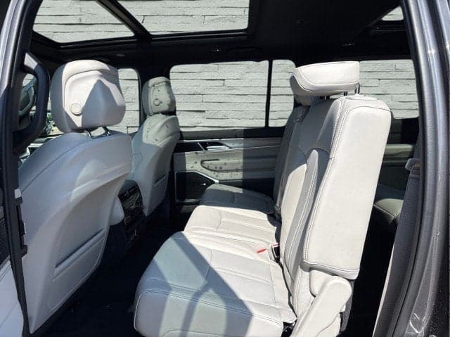 2025 JEEP Wagoneer - Thumbnail 22