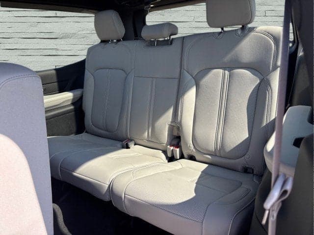 2025 JEEP Wagoneer - Thumbnail 23