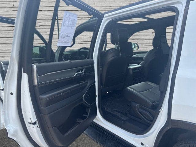 2024 JEEP Wagoneer - Thumbnail 19