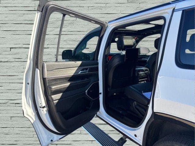 2023 JEEP Wagoneer - Thumbnail 19