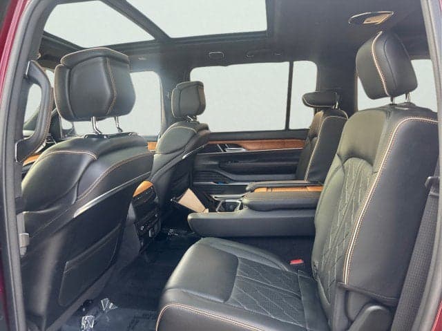 2022 JEEP Grand Wagoneer - Thumbnail 22