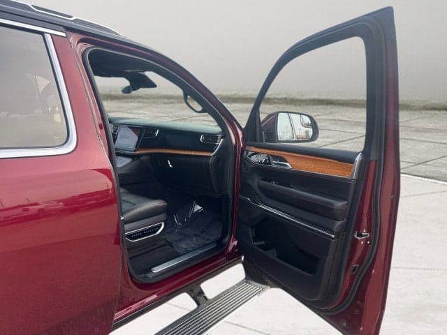 2022 JEEP Grand Wagoneer - Thumbnail 28