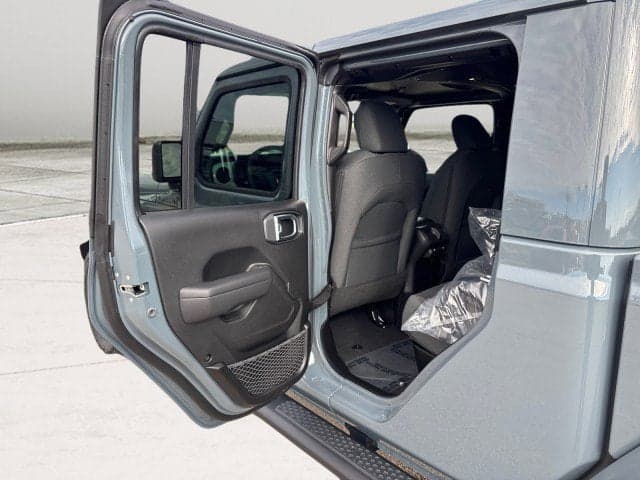 2026 JEEP Gladiator - Thumbnail 18