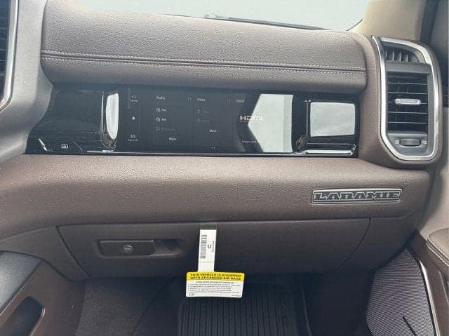 2026 RAM 1500 Laramie - Thumbnail 15