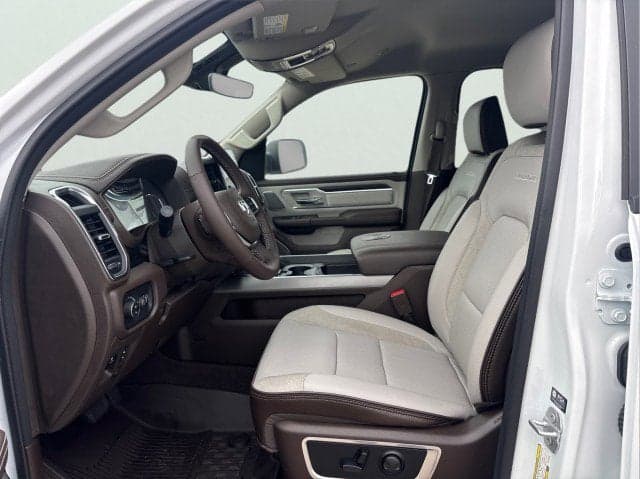 2026 RAM 1500 Laramie - Thumbnail 9