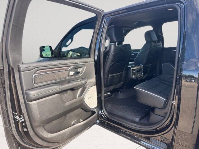 2026 RAM 1500 - Thumbnail 21