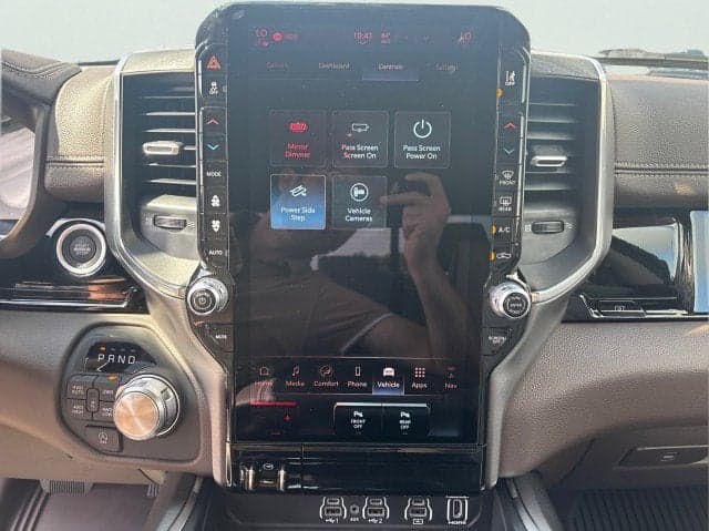 2026 RAM 1500 Laramie - Thumbnail 13