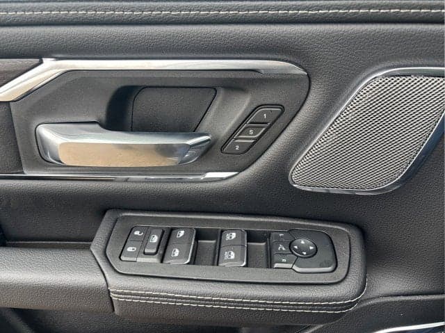 2026 RAM 1500 Laramie - Thumbnail 11