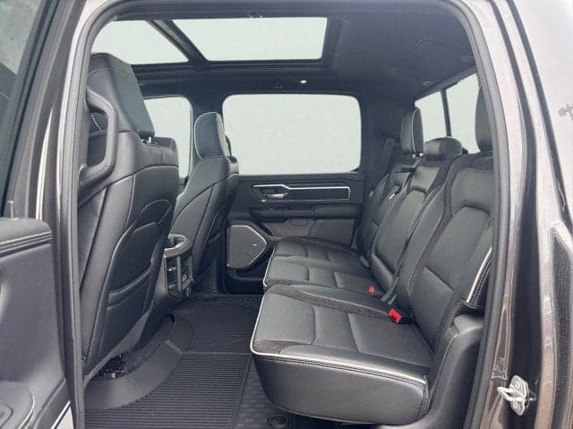 2026 RAM 1500 Laramie - Thumbnail 18