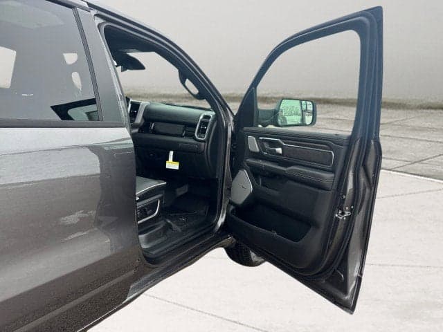 2026 RAM 1500 Laramie - Thumbnail 24