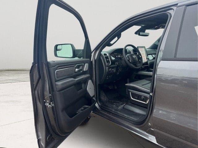 2026 RAM 1500 Laramie - Thumbnail 9