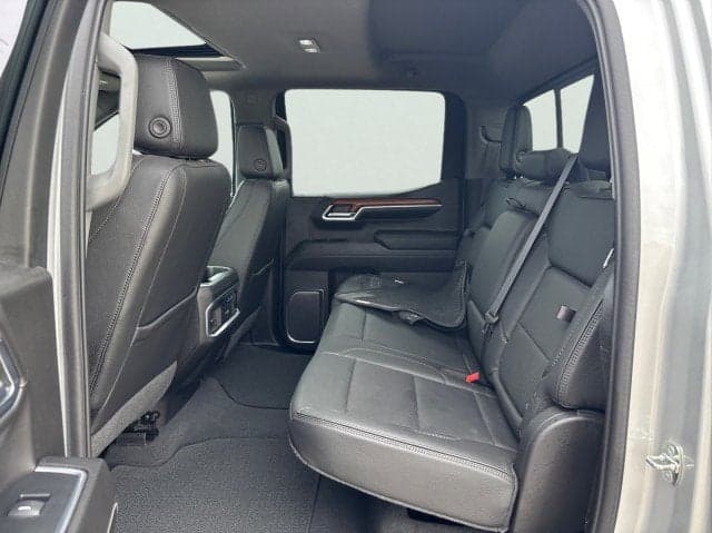 2022 GMC Sierra - Thumbnail 15
