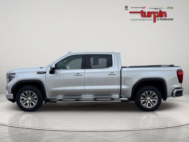 2022 GMC Sierra - Thumbnail 2