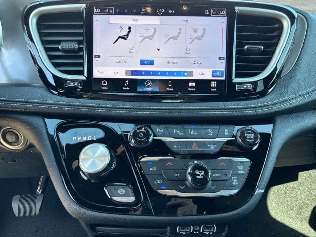 2025 CHRYSLER Pacifica - Thumbnail 14