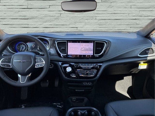 2025 CHRYSLER Pacifica - Thumbnail 19