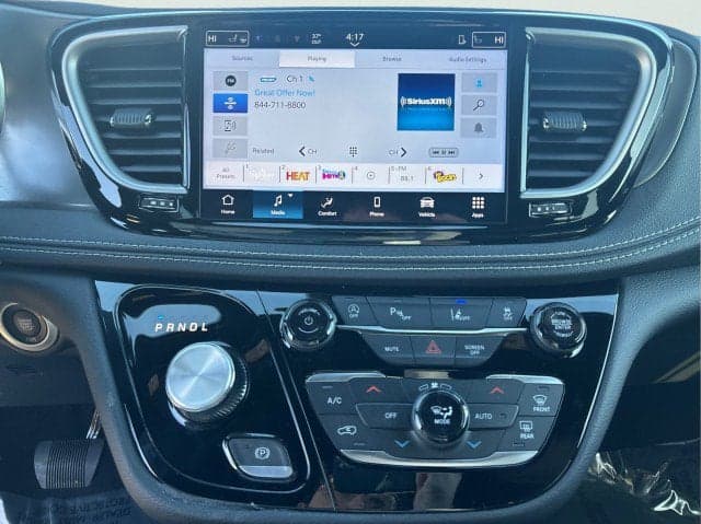 2026 CHRYSLER Pacifica - Thumbnail 14