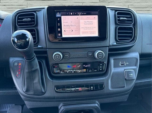 2024 RAM ProMaster cargo van - Thumbnail 14