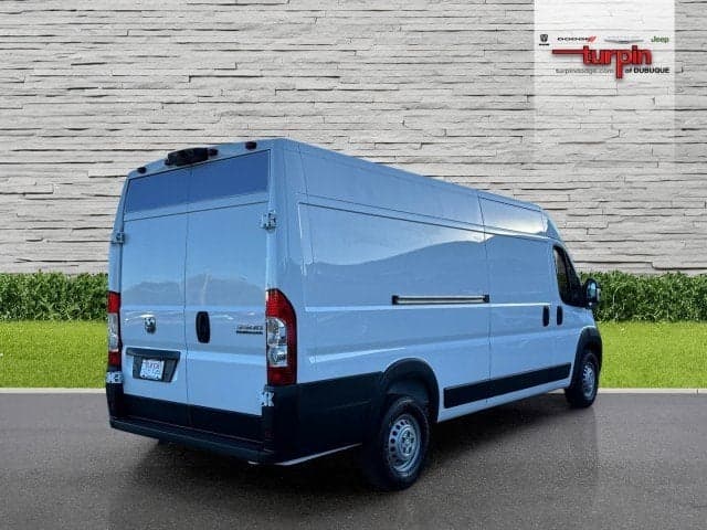 2024 RAM ProMaster cargo van - Thumbnail 5