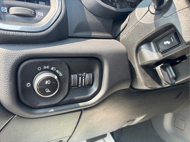 2025 RAM 2500 - Thumbnail 12