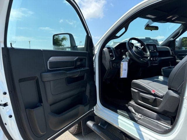 2024 RAM 5500 - Thumbnail 6