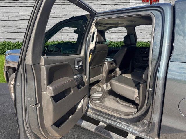 2017 GMC Sierra - Thumbnail 16