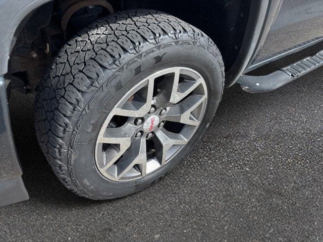 2017 GMC Sierra - Thumbnail 17