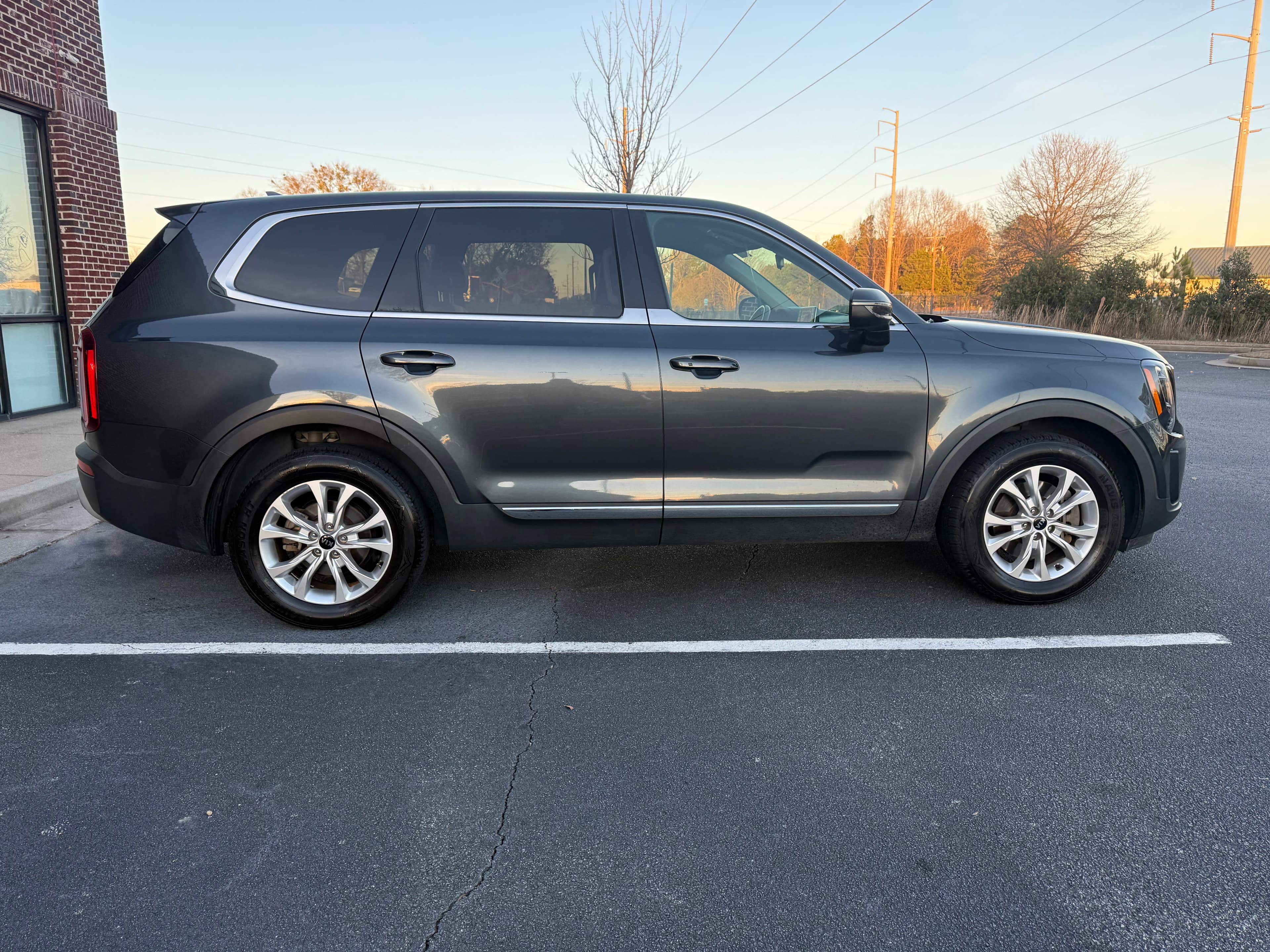 2020 Kia Telluride Lx - Thumbnail 4