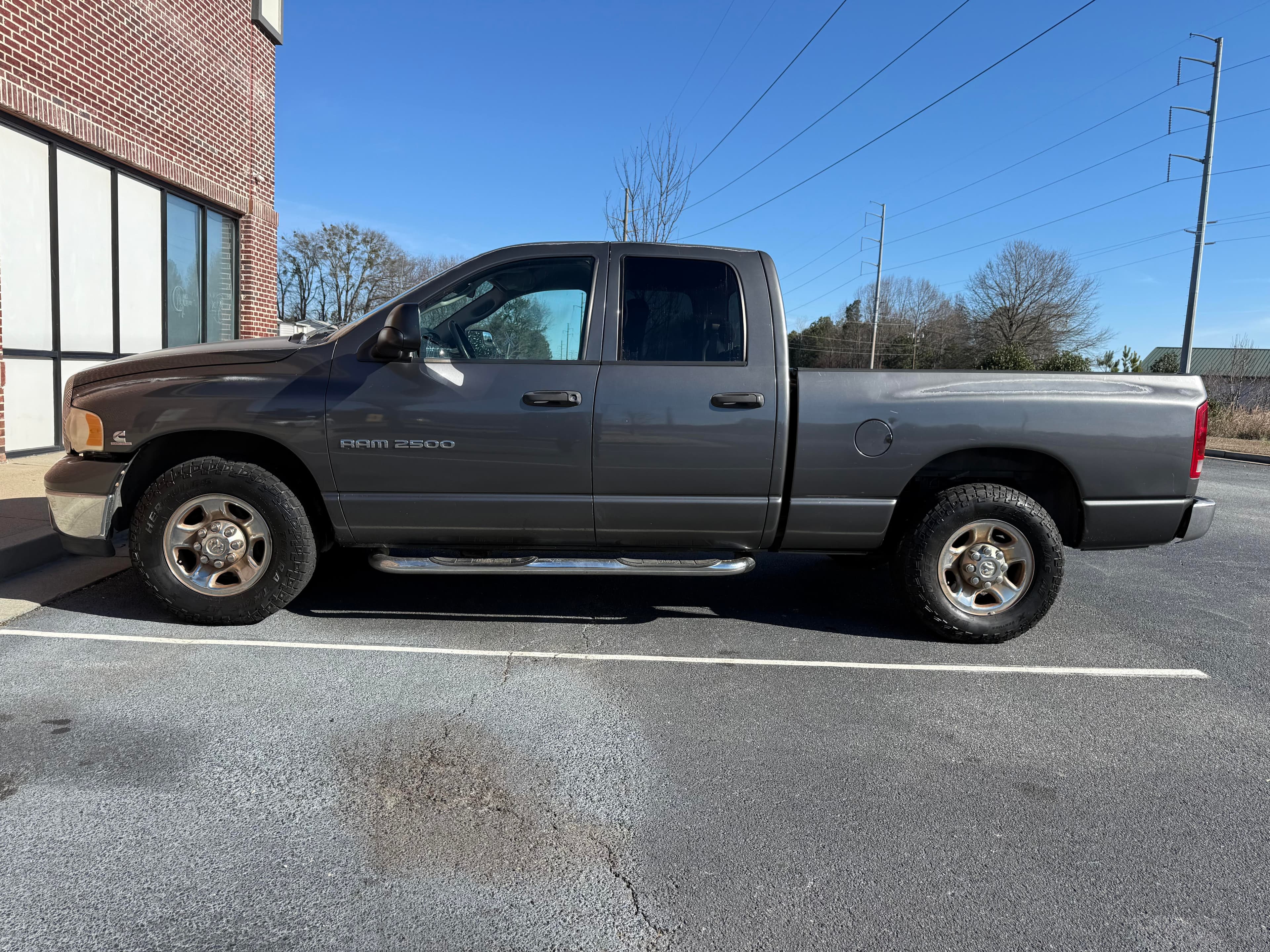 2004 Dodge Ram 2500 quad cab Slt 5.9 Cummins - Thumbnail 4