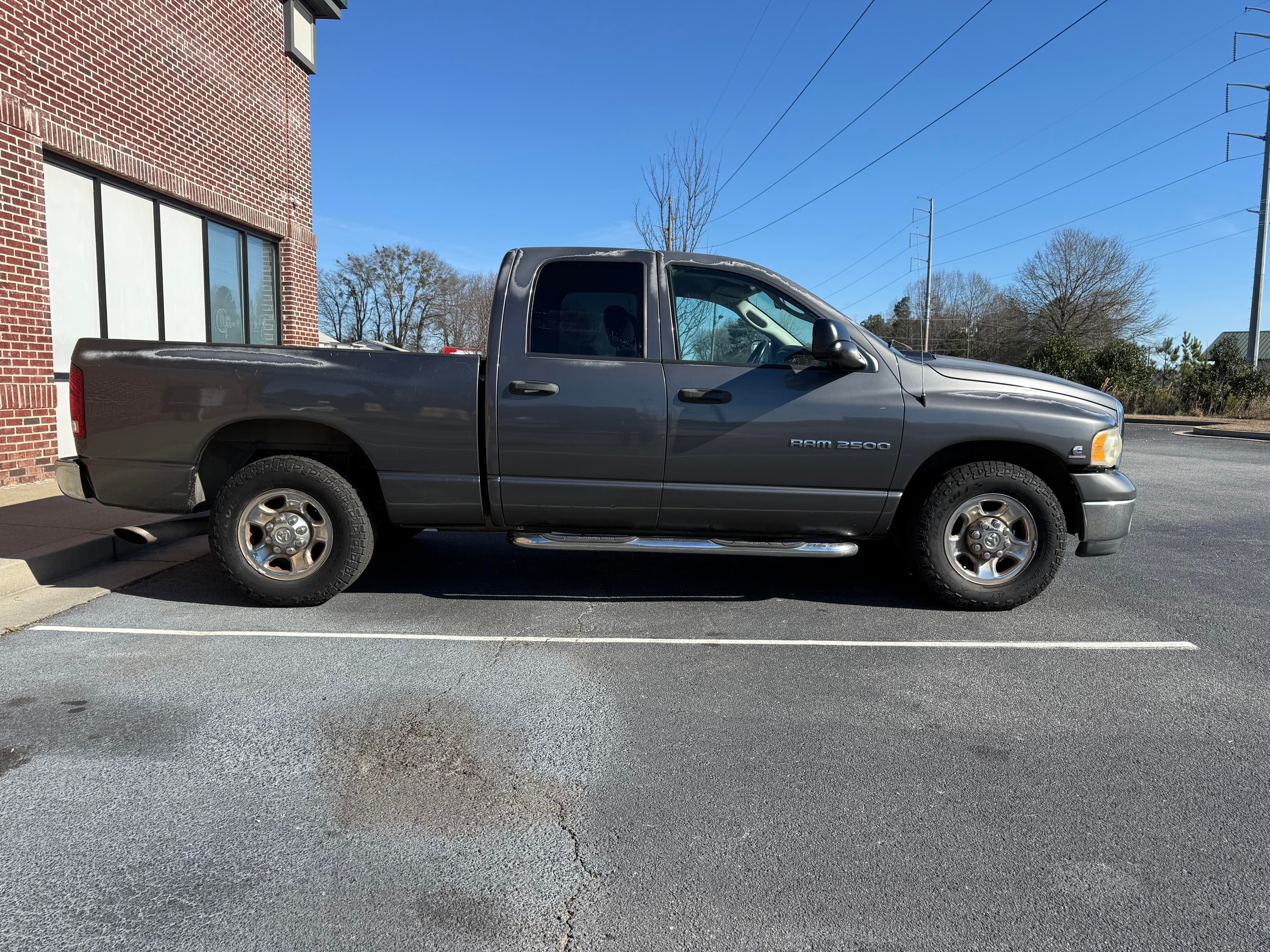2004 Dodge Ram 2500 quad cab Slt 5.9 Cummins - Thumbnail 2