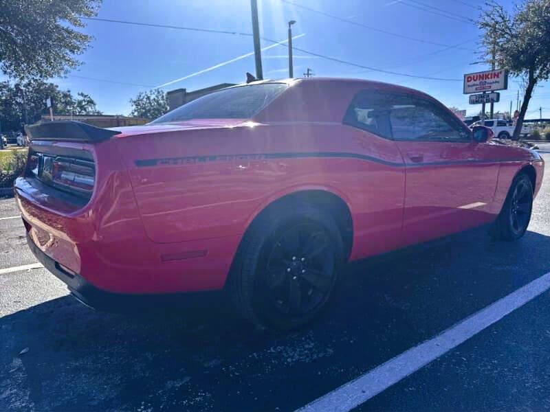 2015 Dodge Challenger - Thumbnail 5