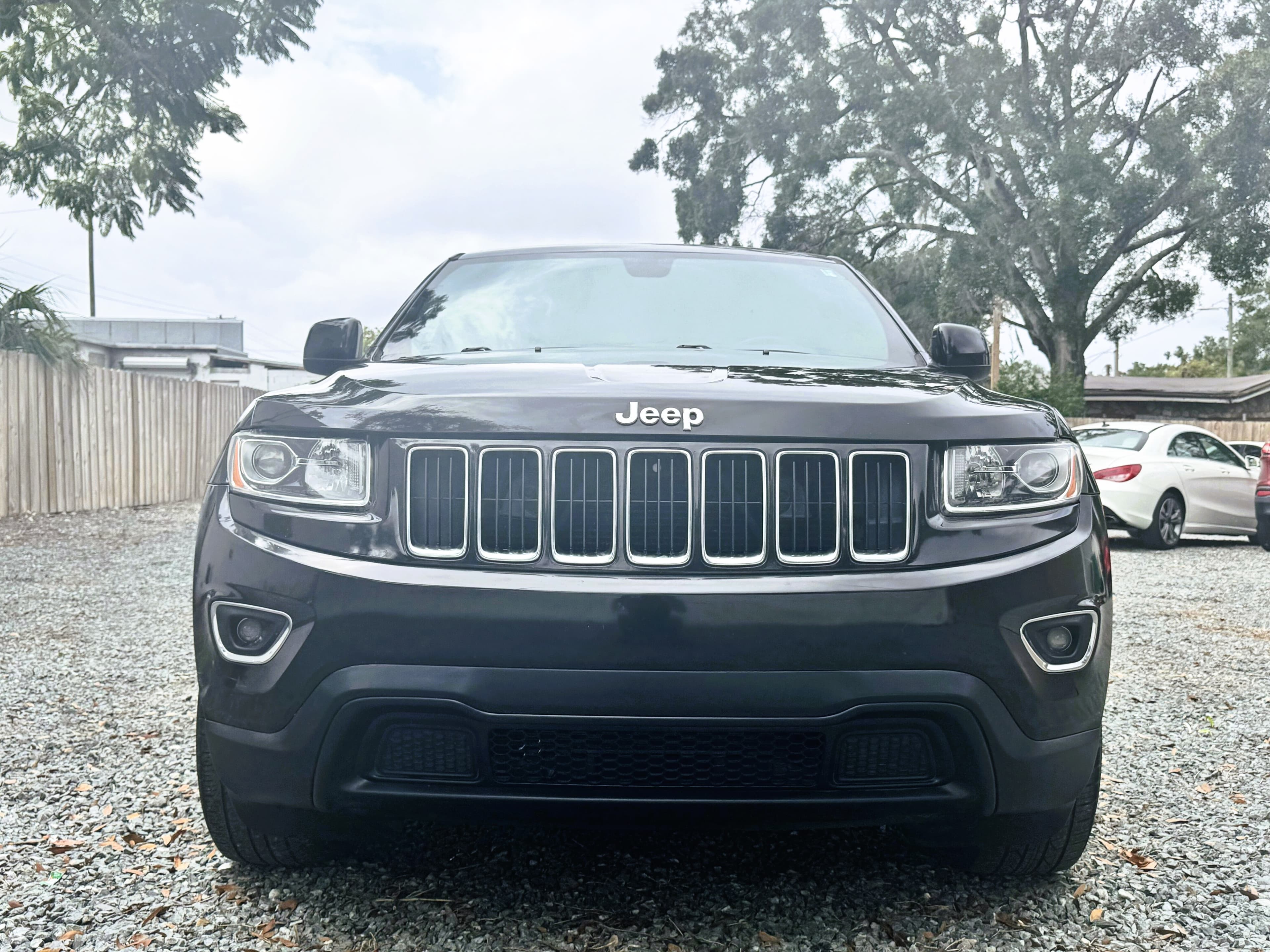2015 Jeep Grand Cherokee - Thumbnail 2