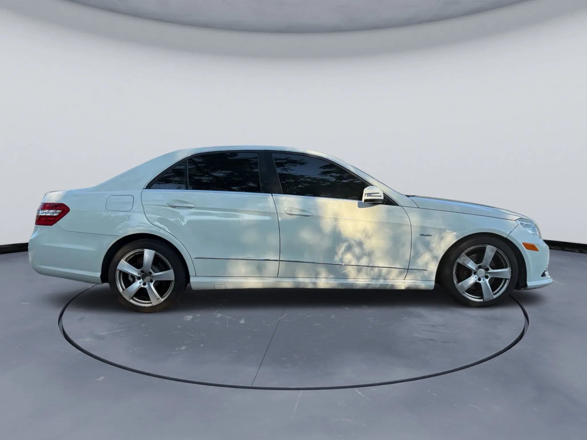 2012 Mercedes-Benz E350 - Thumbnail 3