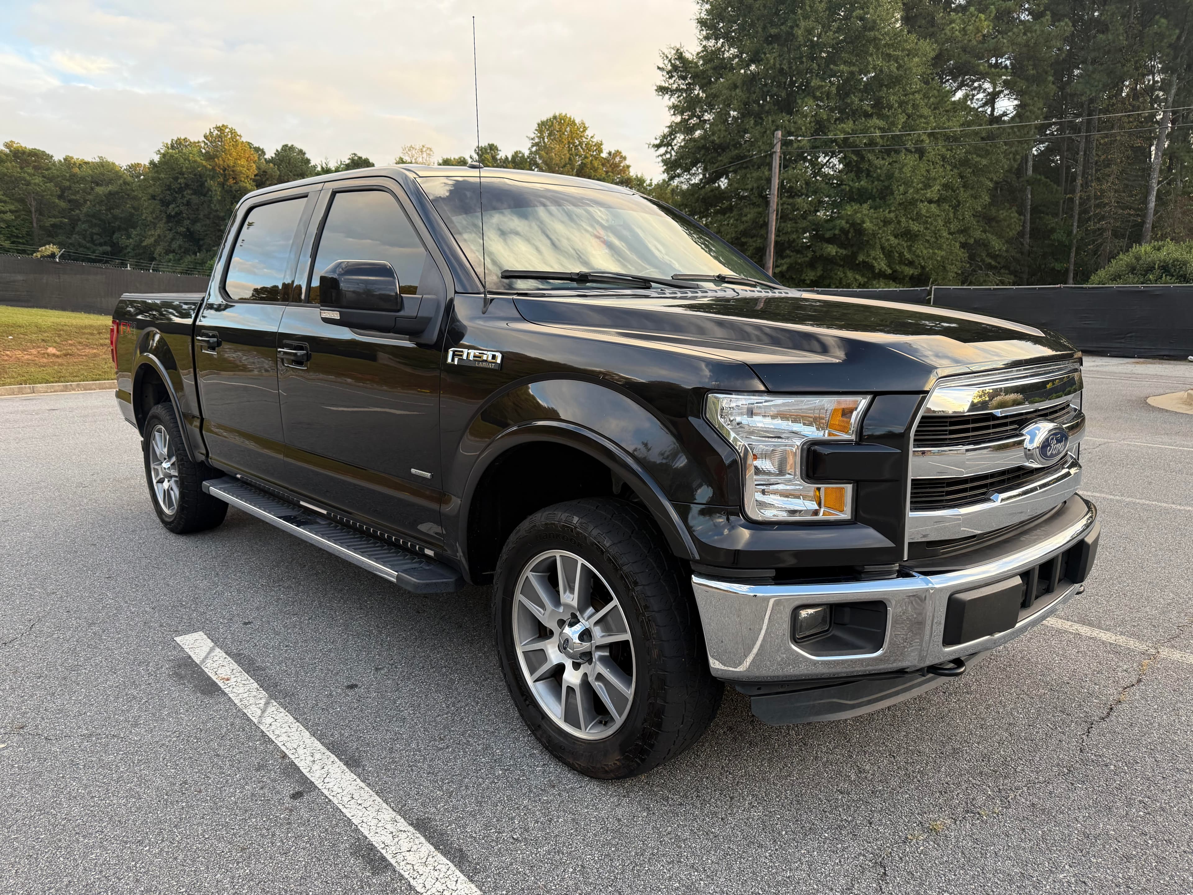 2015 Ford F-150 crew cab Lariat 4x4 3.5L ecoboost - Thumbnail 1