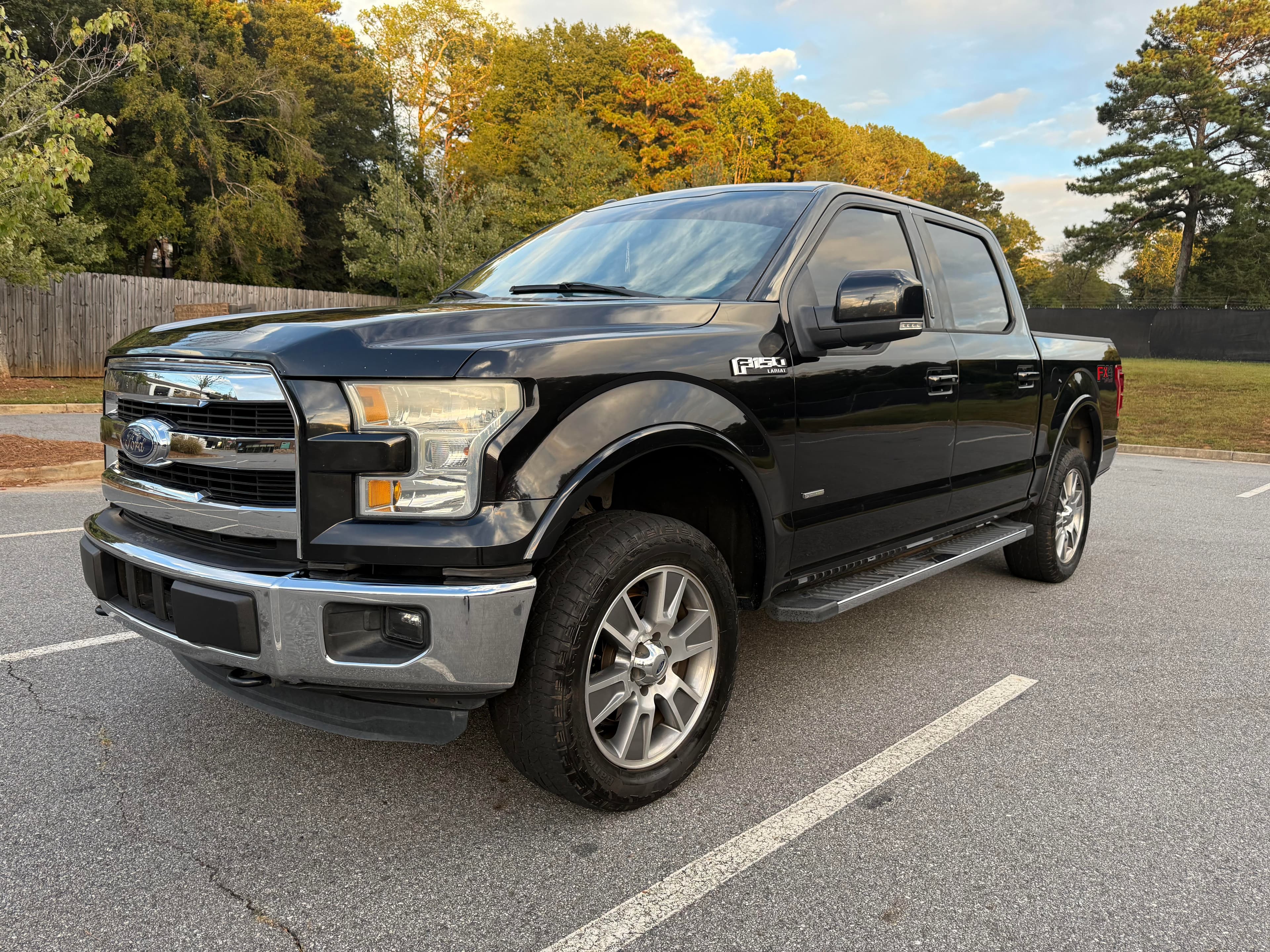 2015 Ford F-150 crew cab Lariat 4x4 3.5L ecoboost - Thumbnail 2