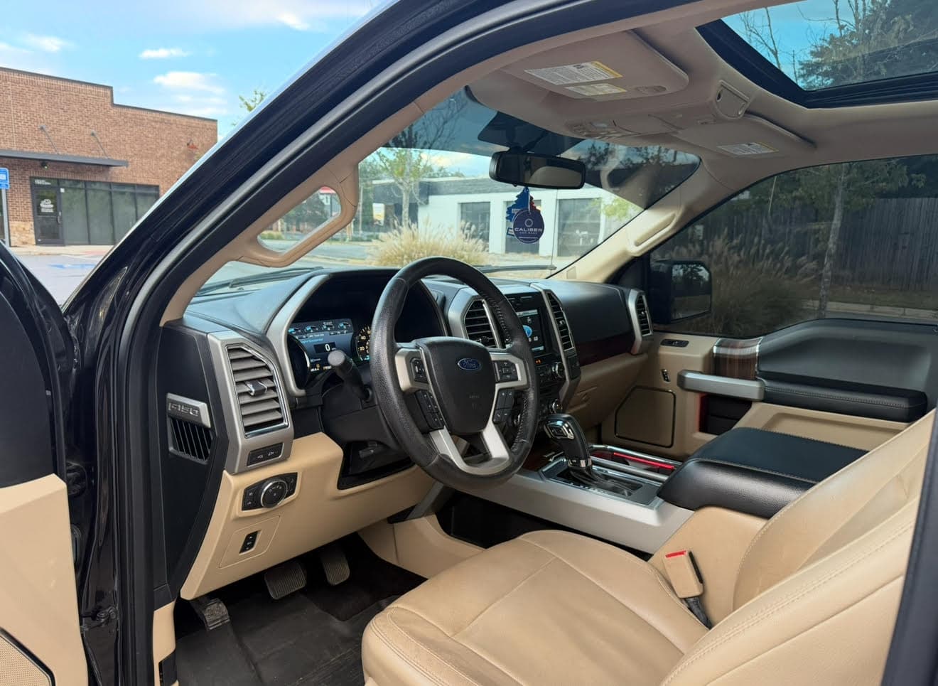 2015 Ford F-150 crew cab Lariat 4x4 3.5L ecoboost - Thumbnail 8