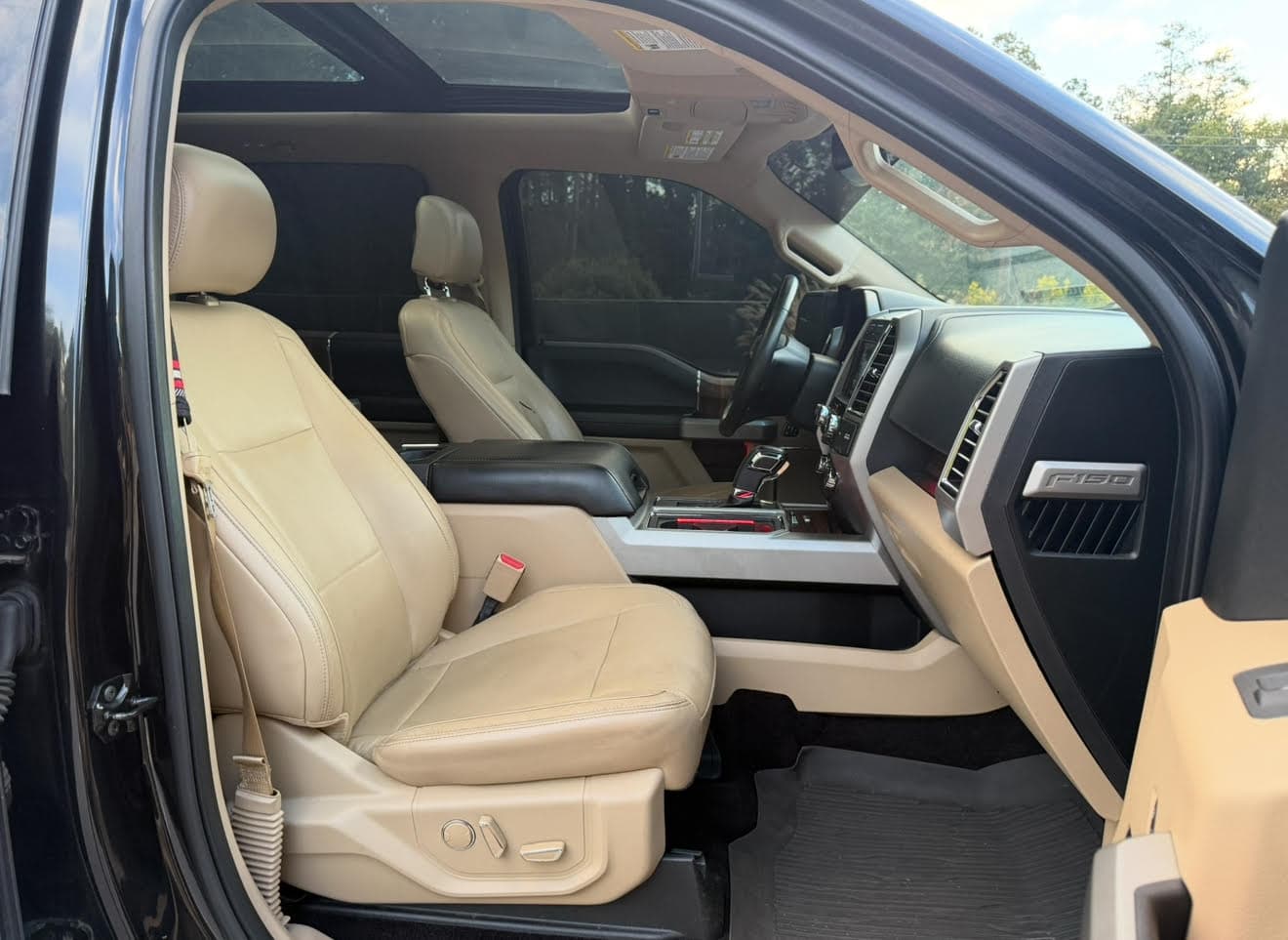 2015 Ford F-150 crew cab Lariat 4x4 3.5L ecoboost - Thumbnail 9