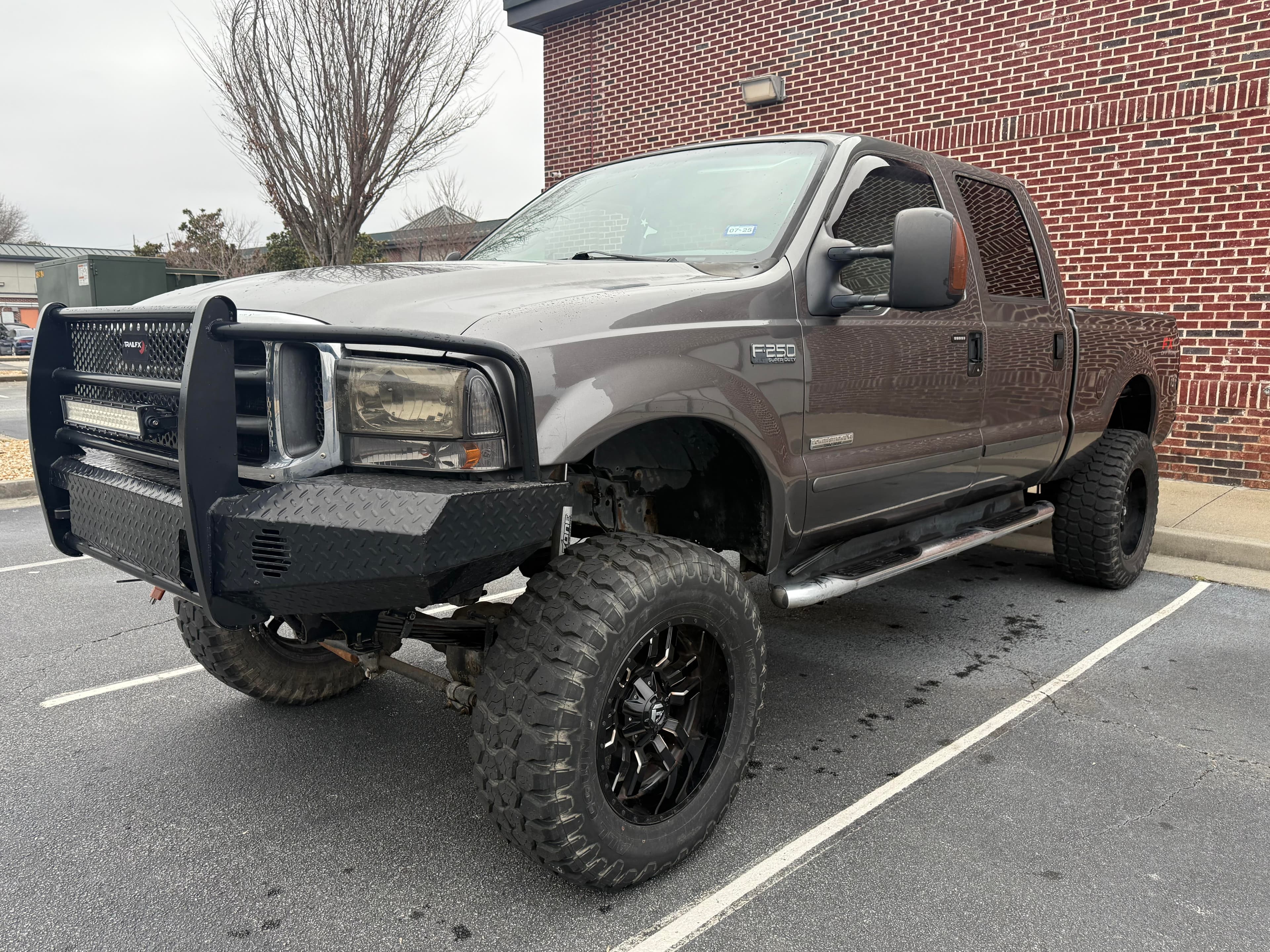 2004 Ford F-250 super duty crew cab 4x4 - Thumbnail 1