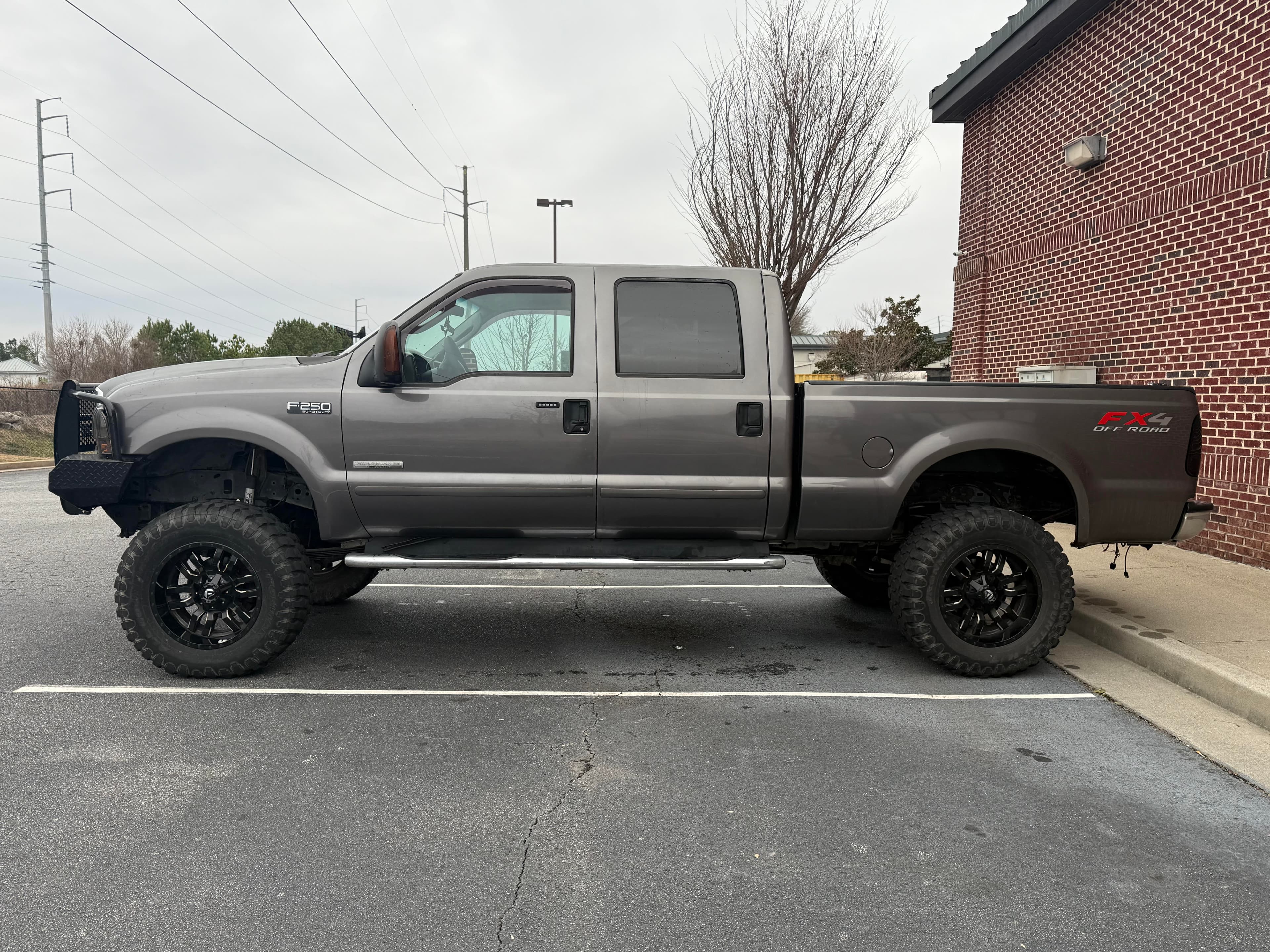 2004 Ford F-250 super duty crew cab 4x4 - Thumbnail 5