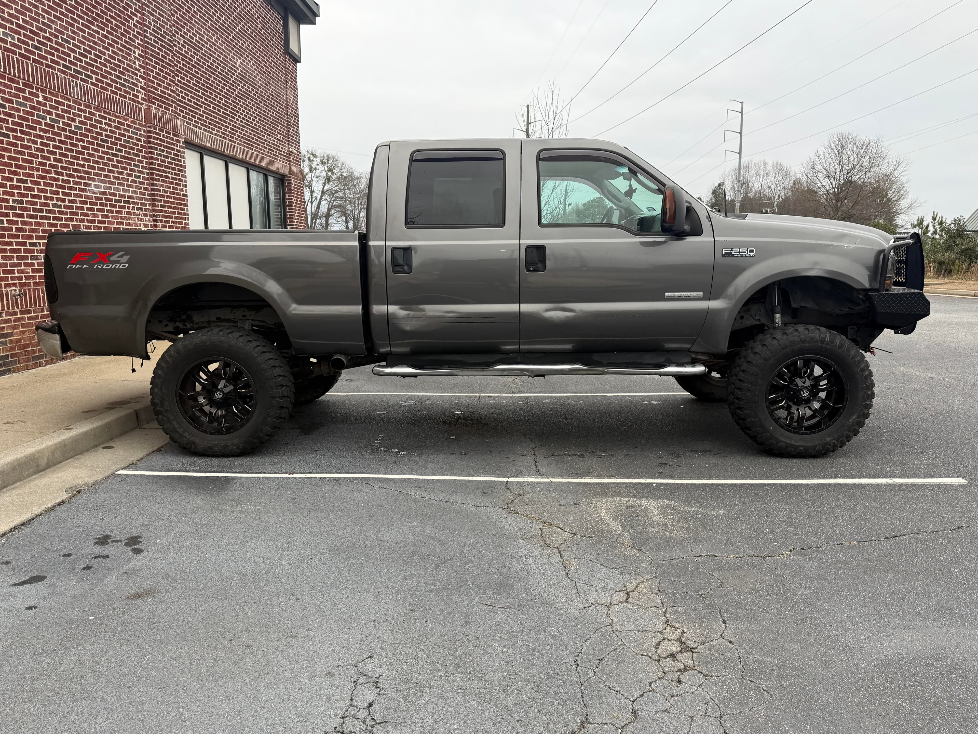 2004 Ford F-250 super duty crew cab 4x4 - Thumbnail 6