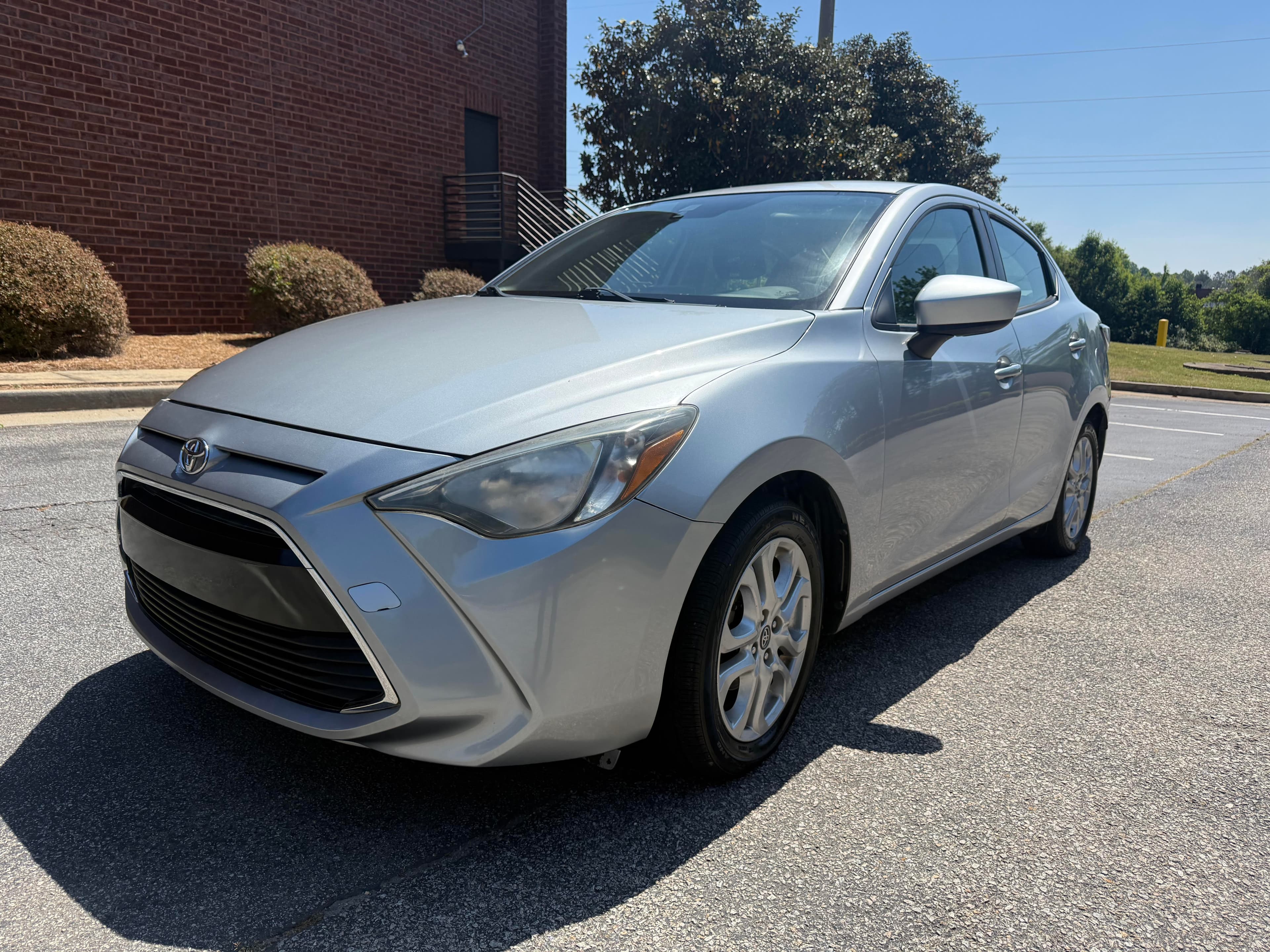 2017 Toyota Yaris iA - Thumbnail 2